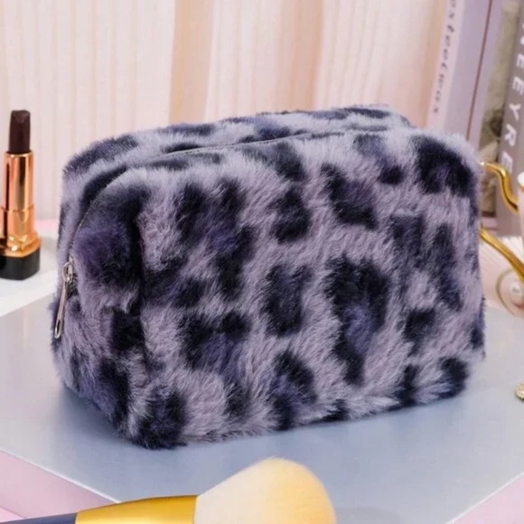 Fuzzy Make up Bag Pouch - Picture 4 of 4